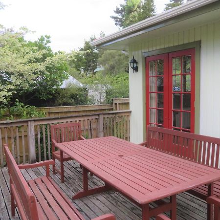 Twin Totara Cottage Upper Hutt Exteriör bild