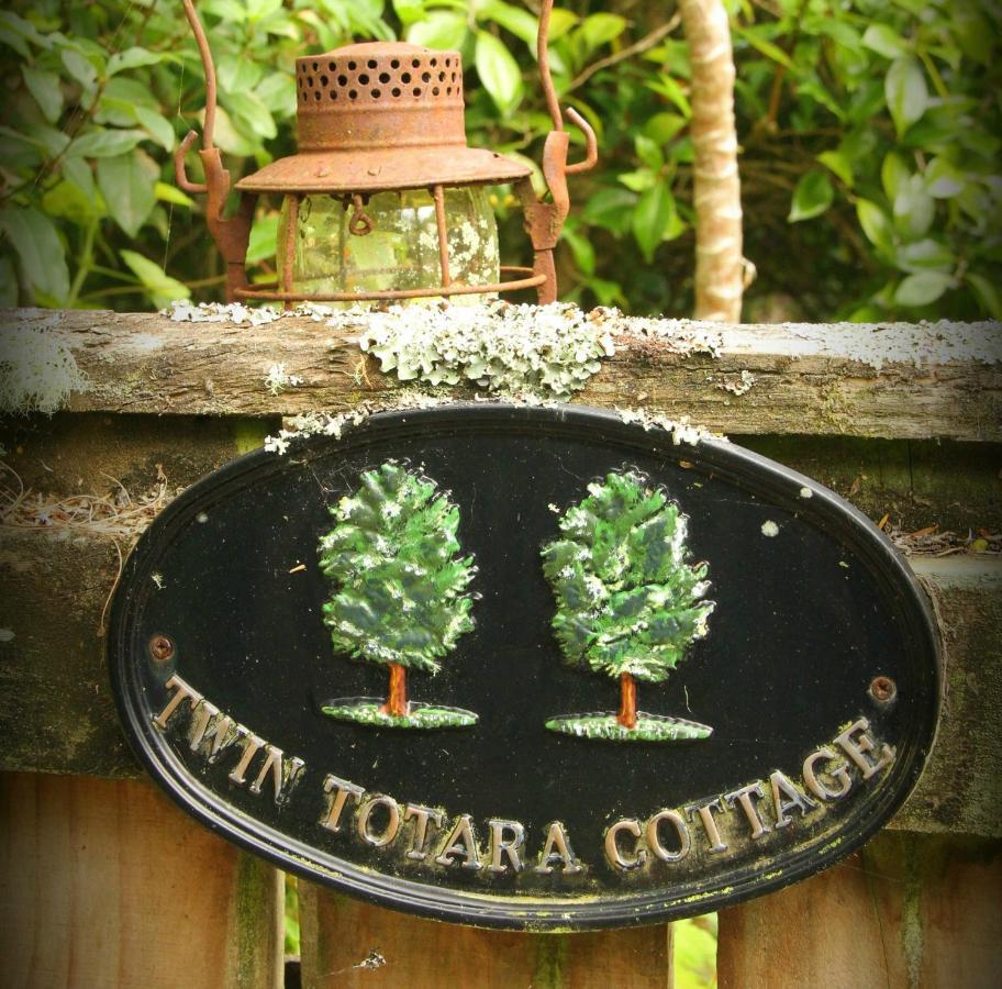 Twin Totara Cottage Upper Hutt Exteriör bild