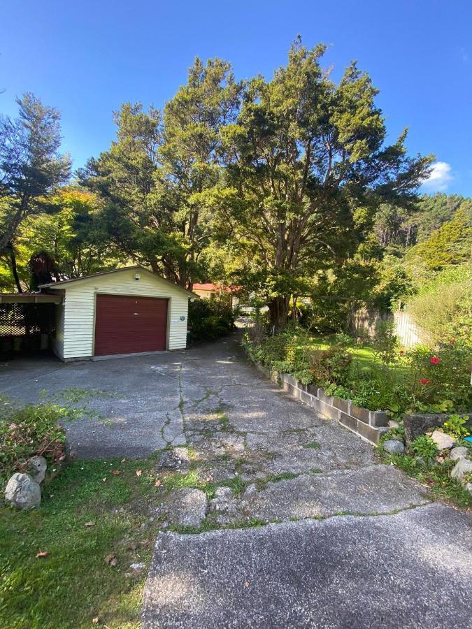 Twin Totara Cottage Upper Hutt Exteriör bild