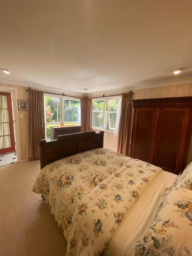 Twin Totara Cottage Upper Hutt Exteriör bild